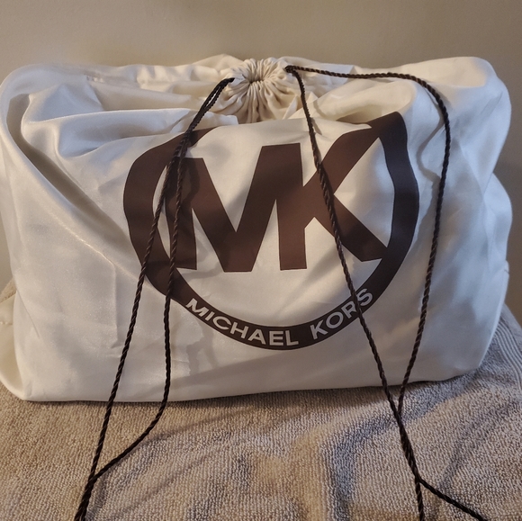 Michael Kors - Picture 6 of 11